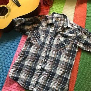 Men’s button up plaid shirt